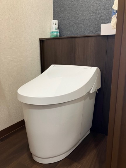 リフォーム後のキャビネット付トイレ
