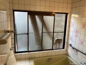 リフォーム前の浴室窓